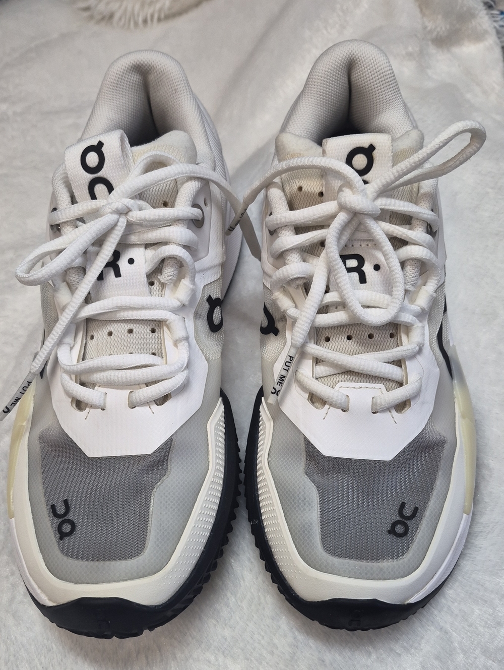 On Running Womens White and Gray Cloudtech Sneakers